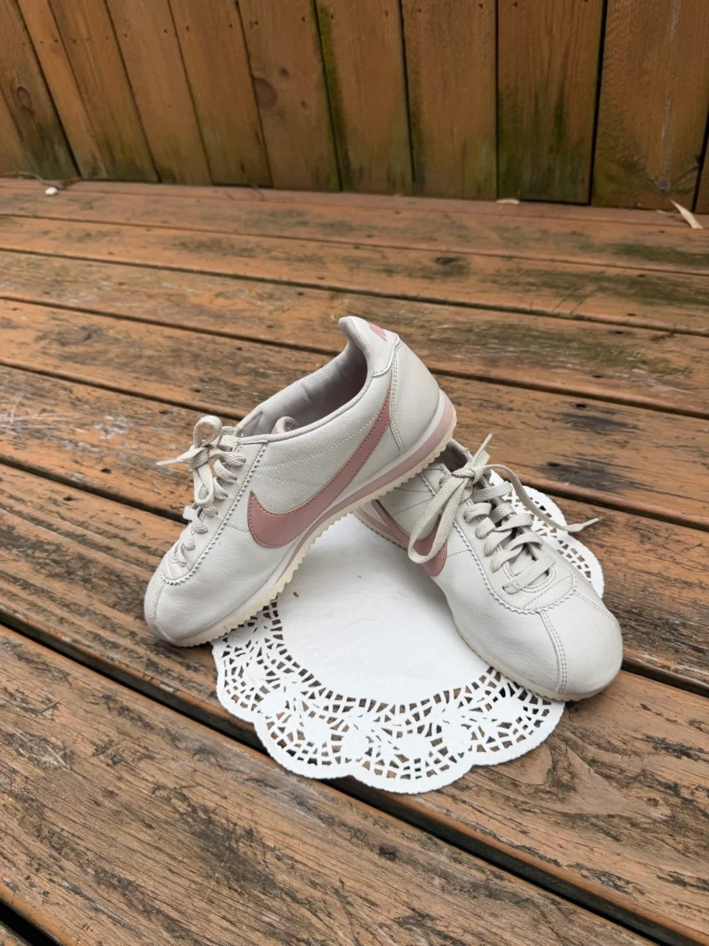 Nike Women’s Retro Runner in White with Light Pink Swoosh